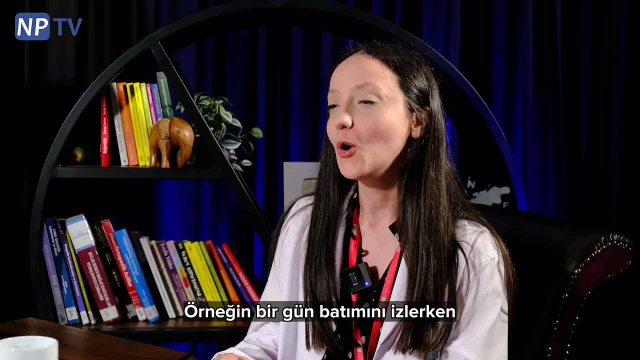 Bazı İnsanlar Mutlu Olduğunda Neden Hüzün Hisseder?