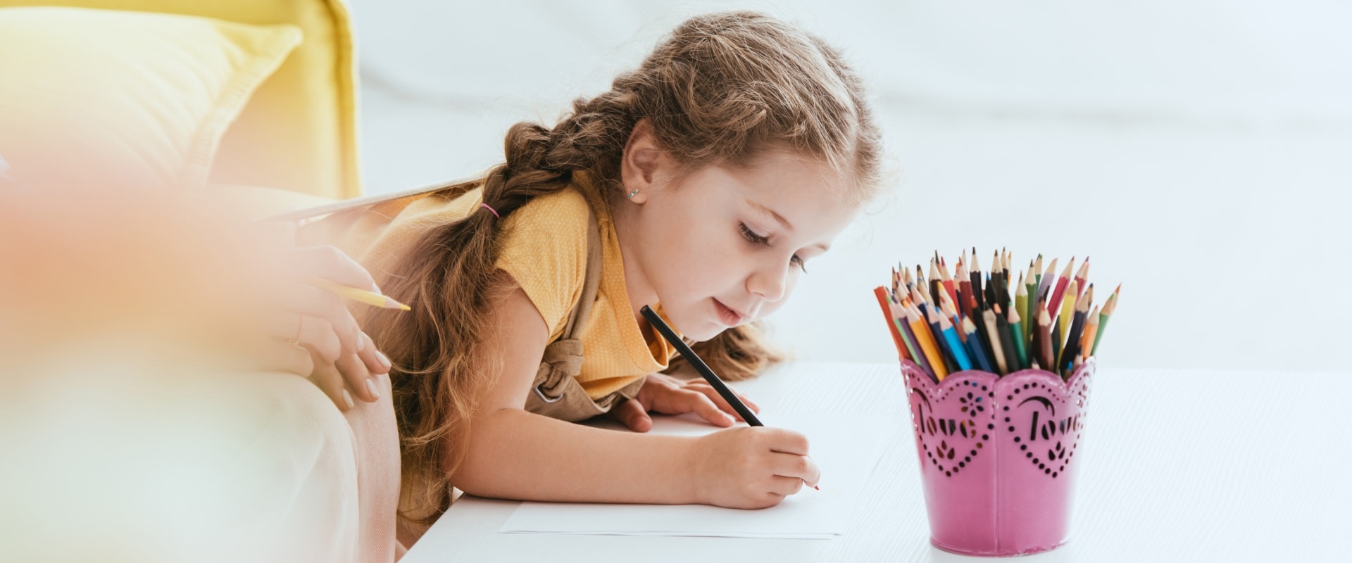 Çocuğunuz ders başında ama odağı ilgisi yerde mi?  Odaklanma sorununu erken fark edin, doğru destekle potansiyelini ortaya çıkarın!