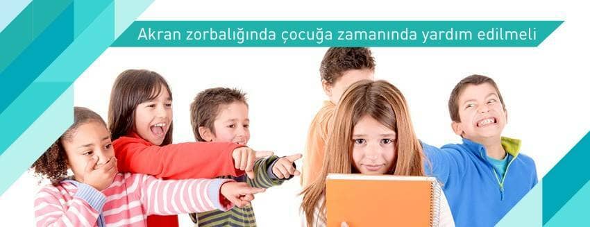В случае издевательств со стороны сверстников ребенку следует своевременно оказать помощь